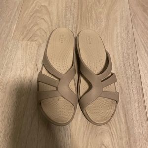 CROCS wedge strappy sandal size 8